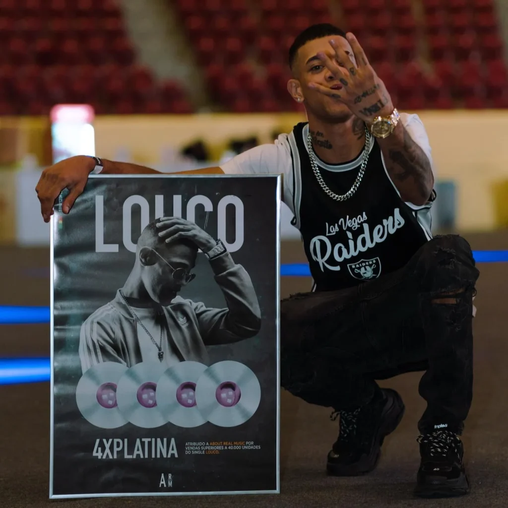 Bluay ganha q platinas em Louco